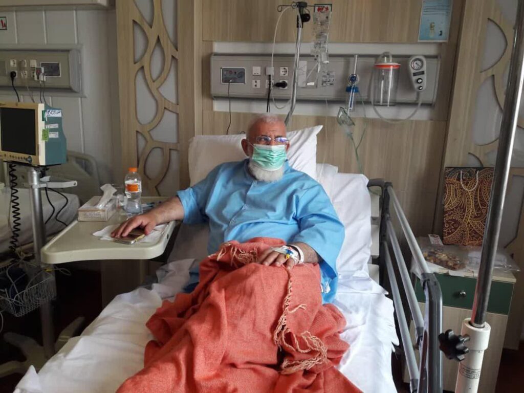امام جمعه یزد در بیمارستان