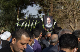 مراسم تشییع جنازه و خاکسپاری مرحوم دشتی ، رییس فقید شورای اسلامی شهر یزد
