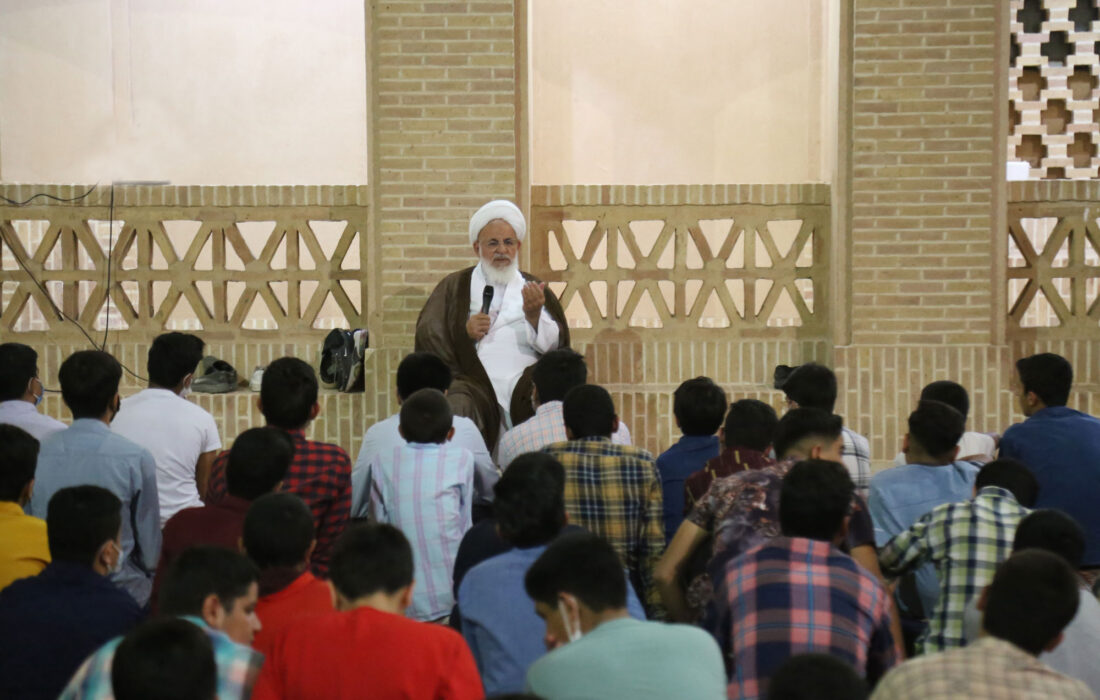 جوانان امیدهای آینده انقلاب