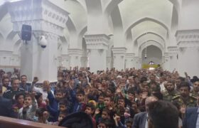 اجرای سرود سلام فرمانده در نمازجمعه یزد