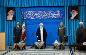 جلسه مشترک ائمه جمعه استان یزد و فرماندهان سپاه و ارتش استان‌های یزد و اصفهان