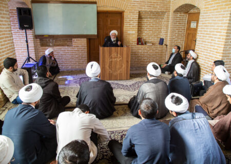 درس اخلاق آیت الله ناصری در مدرسه علمیه خان یزد