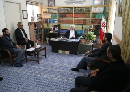 لزوم تلاش برای دور کردن جامعه از سطحی نگری با ترویج فرهنگ مطالعه