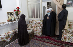 دیدار نماینده ولی فقیه در استان یزد با تعدادی از مادران شهدا