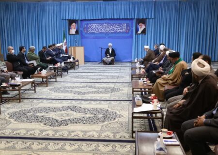 زنده نگه‌داشتن یاد امام خمینی(ره) زنده شدن انقلاب است