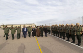 رژه مشترک نیروهای مسلح یزد با حضور آیت الله ناصری