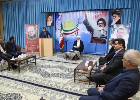امام جمعه یزد: نقش بازاریان در پیروزی انقلاب انکارناپذیر است