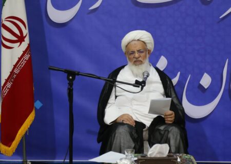 اهداف انقلاب اسلامی برای مردم تبیین شود