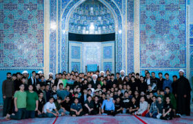 حضور آیت الله ناصری در جمع دانش آموزان معتکف در مسجد جامع