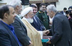 تجلیل از پیشکسوتان اصناف و بازار با حضور امام جمعه یزد