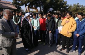 حضور نماینده ولی فقیه در استان یزد در جمع دانش آموزان دبیرستان شهید مرشد