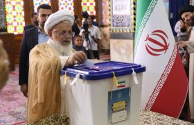 تصاویری از رأی دادن آیت الله ناصری در انتخابات ریاست جمهوری
