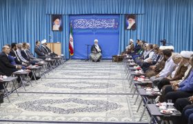 دیدار جمعی از شاعران و ذاکران اهل بیت(ع) با امام جمعه یزد