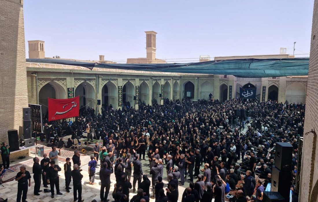 تصاویر مراسم عزاداری ۱۳ محرم در مسجد آخوند ملااسماعیل(ره) یزد