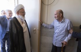 دیدار امام جمعه یزد با خانواده شهید برزگر