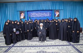 دیدار دانش آموزان مدارس معارف شهید مطهری تهران با امام جمعه یزد