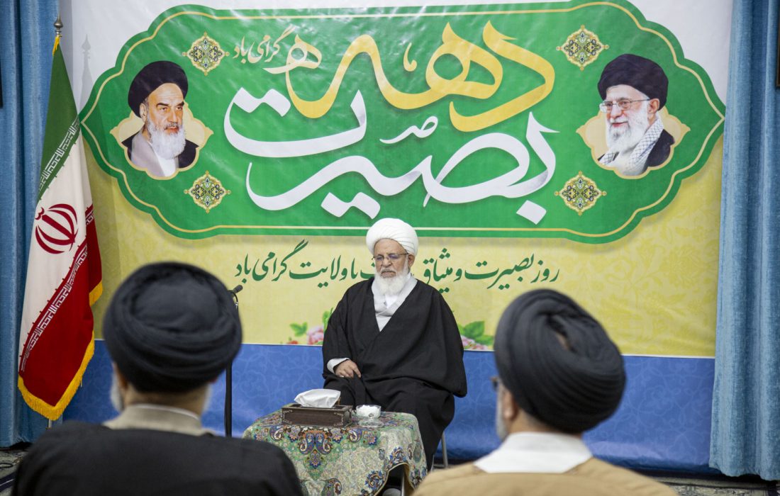 خدامحوری و استکبارستیزی اصلی ترین آرمان های انقلاب است