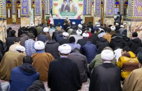 تجدید بیعت طلاب و روحانیون با نماینده ولی فقیه در استان و امام جمعه یزد