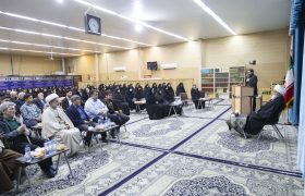 مراسم تجلیل از برگزیدگان قرآنی و فجرآفرینان انقلاب اسلامی