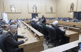 جلسه تفسیر قرآن کریم آیت الله ناصری با حضور مدیران استان