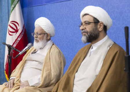 حوزه علمیه برای حل آسیب های اجتماعی راهکار بدهد