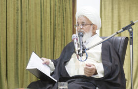 جلسه تفسیر قرآن کریم آیت الله ناصری با حضور مدیران استان