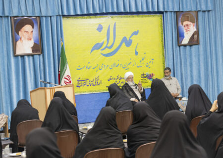 آزادگی و سربلندی نتیجه مقاومت در مقابل دشمن است