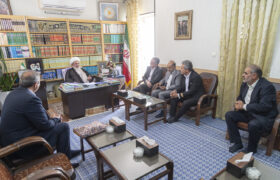 دیدار رئیس دانشگاه شهرکرد با امام جمعه یزد