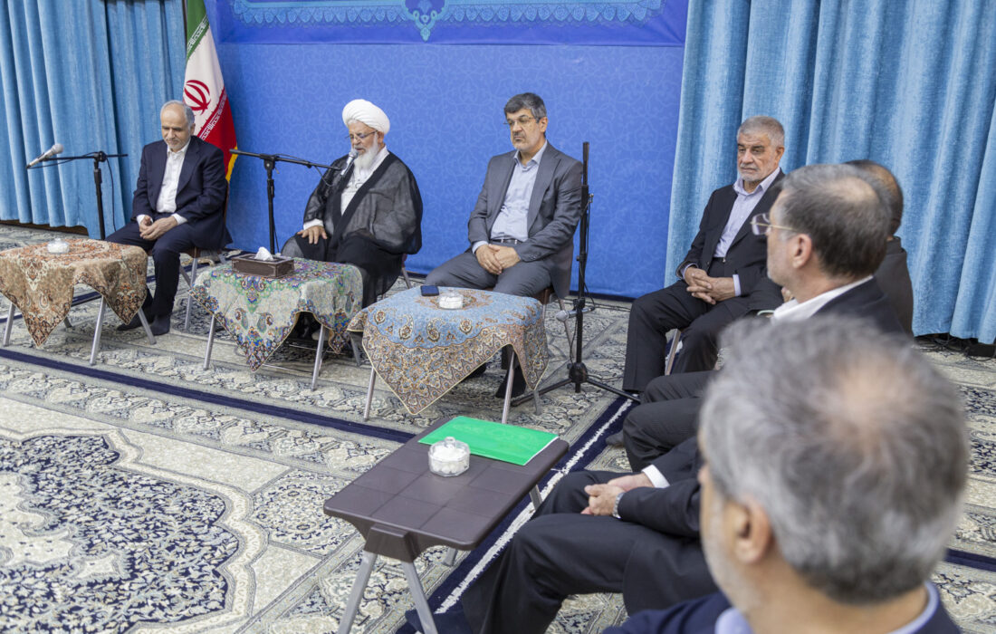 نباید قوانین الهی در جامعه اسلامی معطل بماند