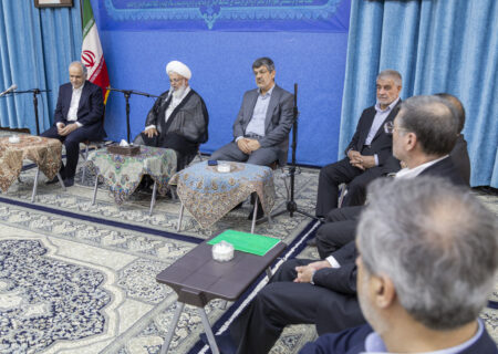 نباید قوانین الهی در جامعه اسلامی معطل بماند