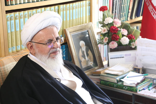 امام جمعه یزد: آمریکا؛ نماد جنگطلبی و زورگویی است