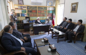 دیدار معاون عمرانی استاندار و معاونین با امام جمعه یزد