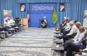 دیدار جمعی از خادمیاران استان یزد با امام جمعه یزد