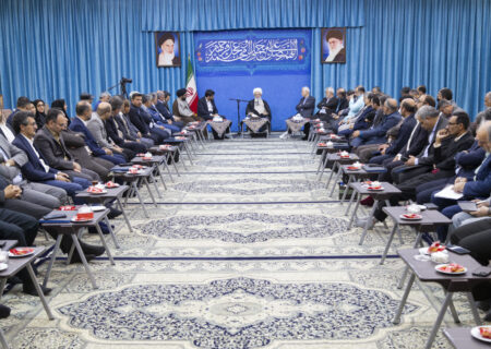 خدمت صادقانه و سریع به مردم، نشانه عمل به تکلیف الهی است