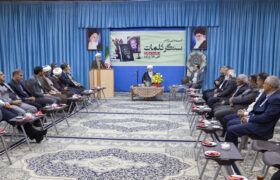 رونمایی از کتاب سنگر کلمات با حضور امام جمعه یزد