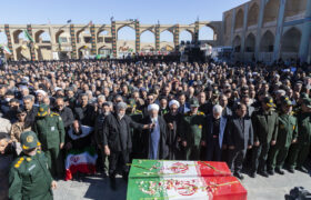 تشییع و اقامه نماز شهدای گمنام توسط امام جمعه یزد