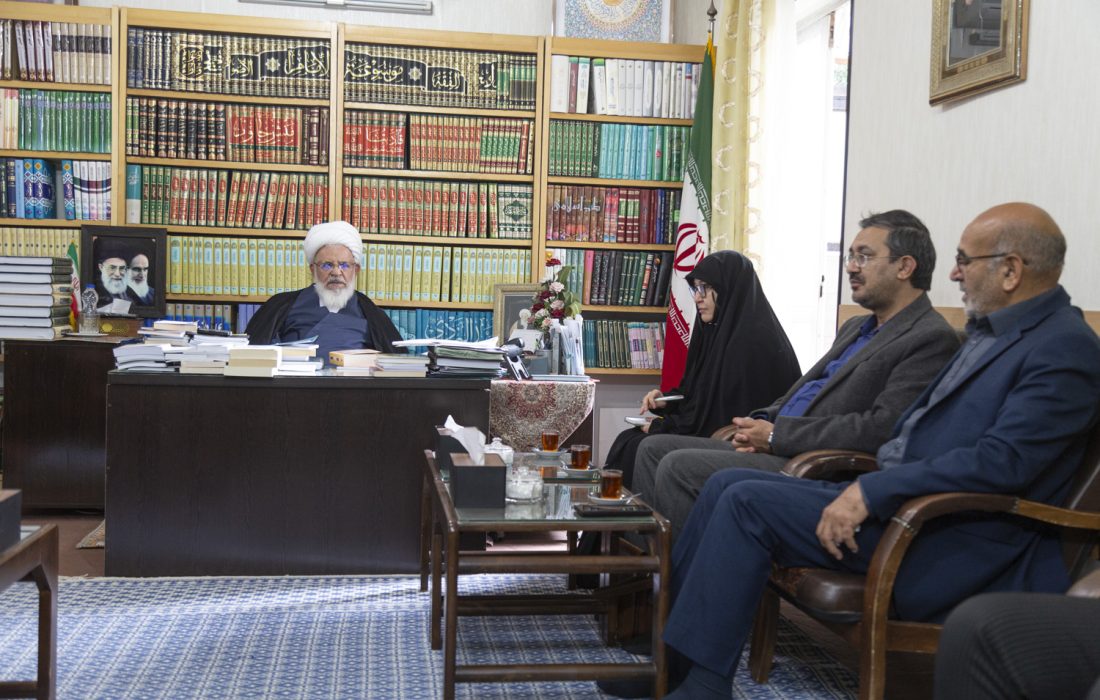 دشمنان در پی گرفتن هویت الهی از نسل جوان‌اند