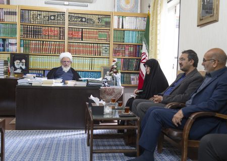 دشمنان در پی گرفتن هویت الهی از نسل جوان‌اند