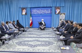 دیدار رئیس و معاونین برق منطقه ای یزد با حضرت آیت الله ناصری