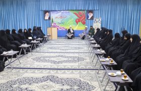 دیدار جمعی از پاسداران زن سپاه الغدیر با امام جمعه یزد