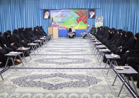 تأکید امام جمعه یزد بر الگوبرداری از سیره فاطمی/ تربیت نسل آینده رسالت اصلی بانوان است