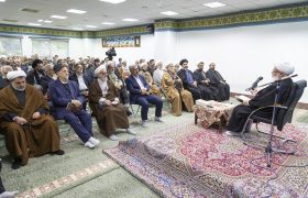 جلسه تفسیر قرآن حضرت آیت الله ناصری به میزبانی شرکت مخابرات منطقه یزد