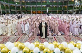 جشن تکلیف سه هزار نفری دانش آموزان دختر یزدی